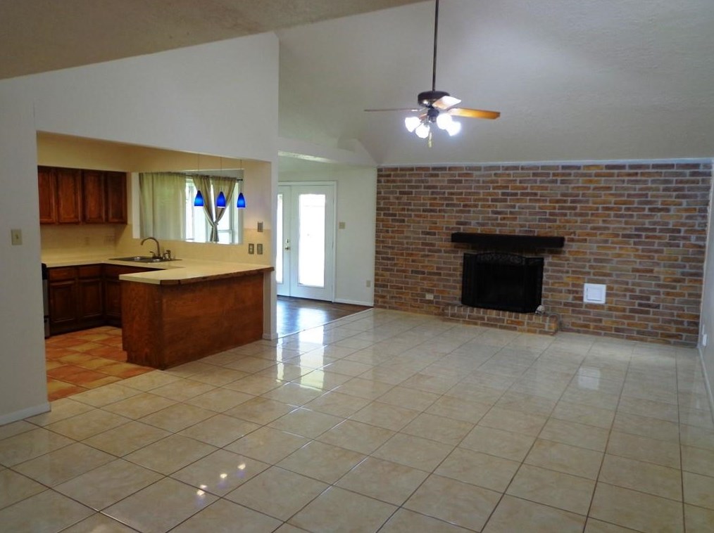15402 Woodcote Ct, Houston, TX 77062