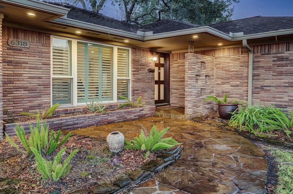 6318 Wynnwood Ln, Houston, TX 77008-3244