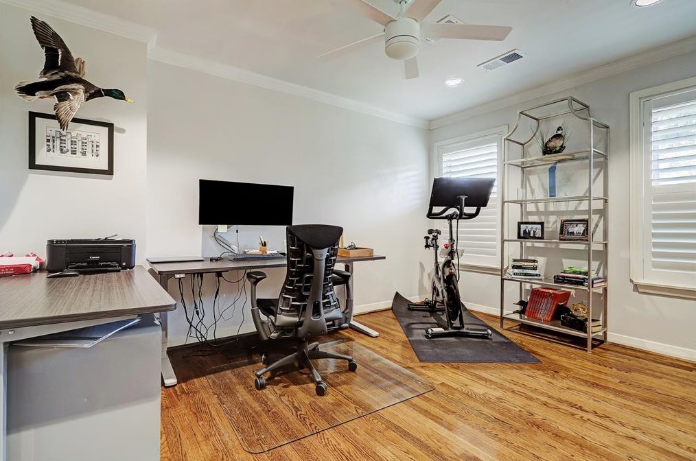 6318 Wynnwood Ln, Houston TX 77008-3244 exterior