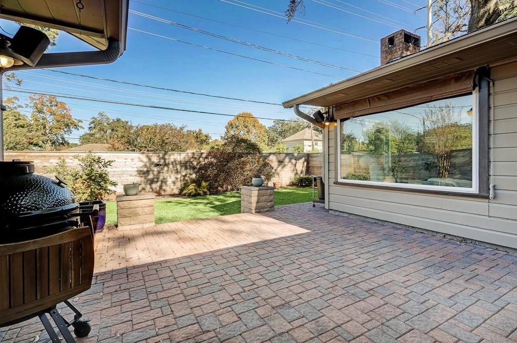 6318 Wynnwood Ln, Houston TX 77008-3244 exterior