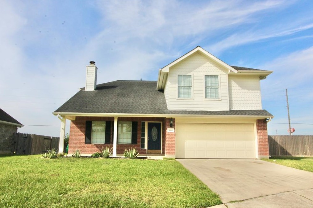 1010 Andover Dr, Pearland, TX 77584