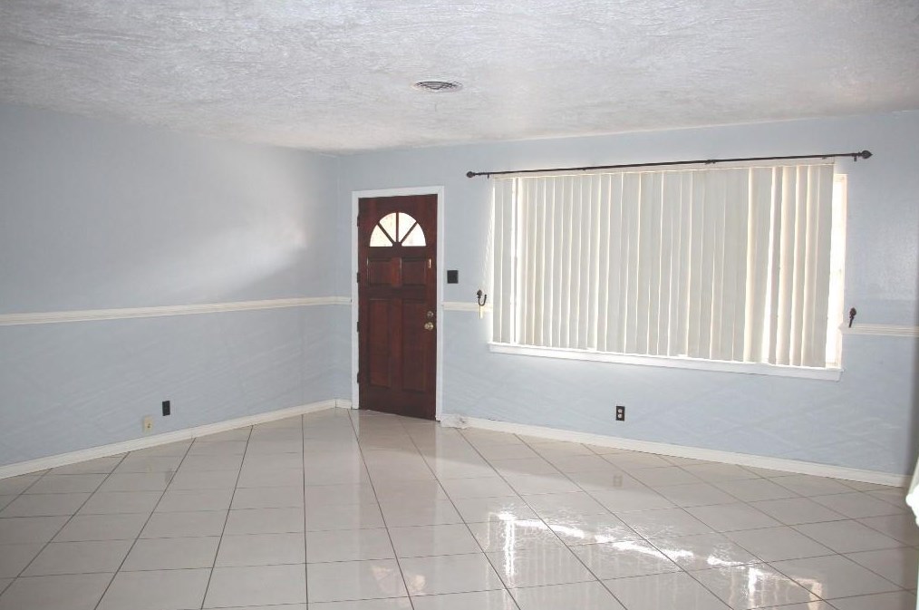 1803 Mcfarland St, Baytown TX  77520-3418 exterior