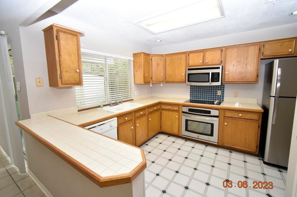 718 Ramada Dr, Houston TX  77062-5606 exterior
