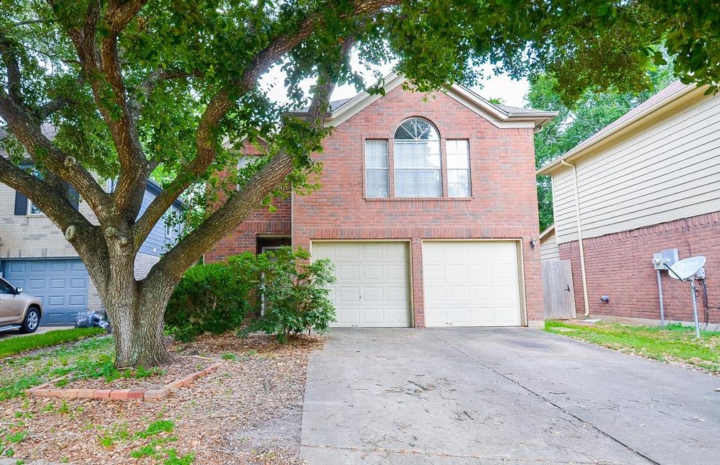1924 Old Creek Dr, Richmond, TX 77471-5569