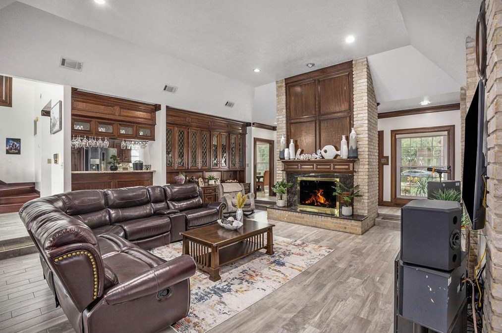 15106 Dawnbrook Dr, Houston TX  77068-2082 exterior