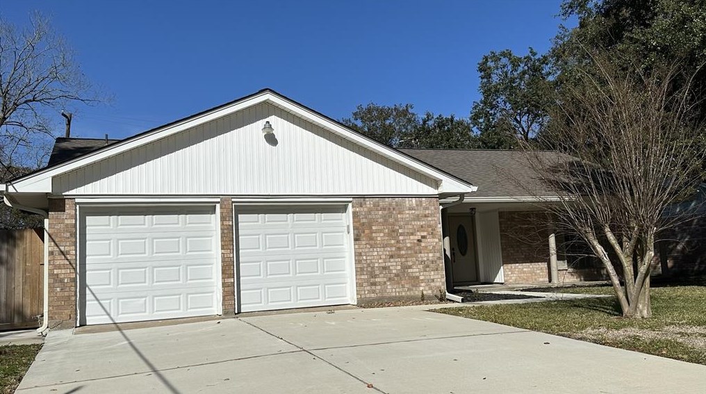 909 Newport Blvd, League City, TX 77573
