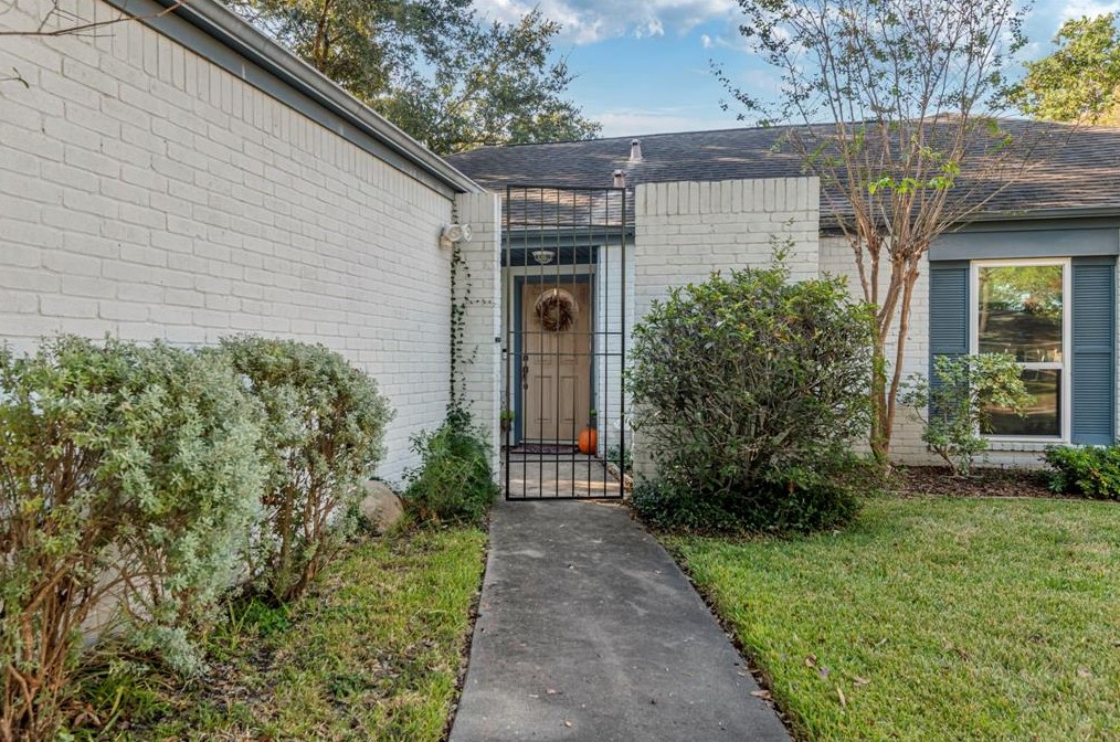 14203 Ella Lee Ln, Houston, TX 77077-5208