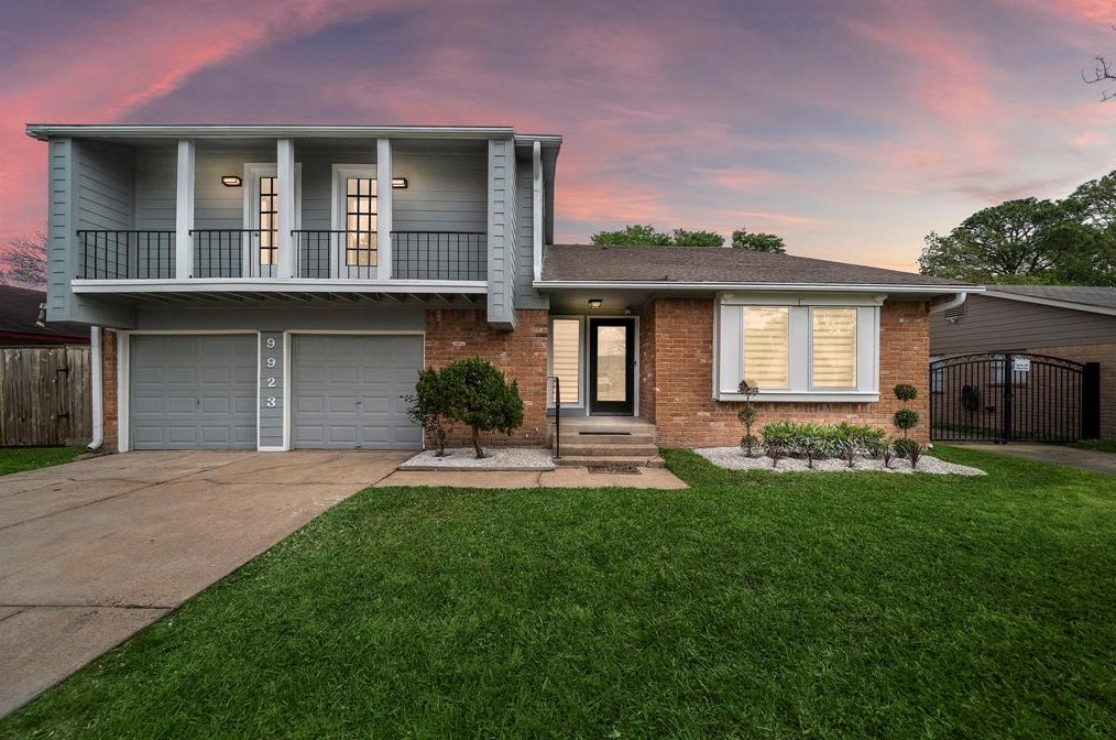 9923 Sageaspen Ln, Houston, TX 77089-4301