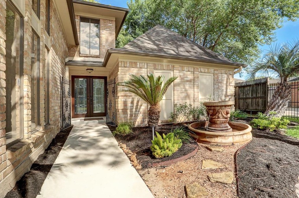 12422 Piping Rock Dr, Houston, TX 77077-5830