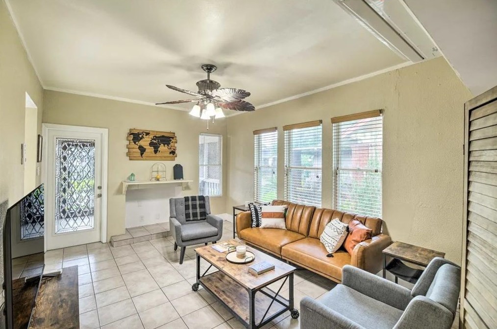 3921 Woodleigh St #1, Houston, TX 77023