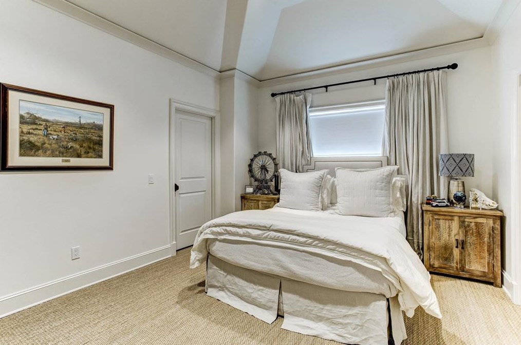 6147 Willers Way, Houston TX  77057-2805 exterior