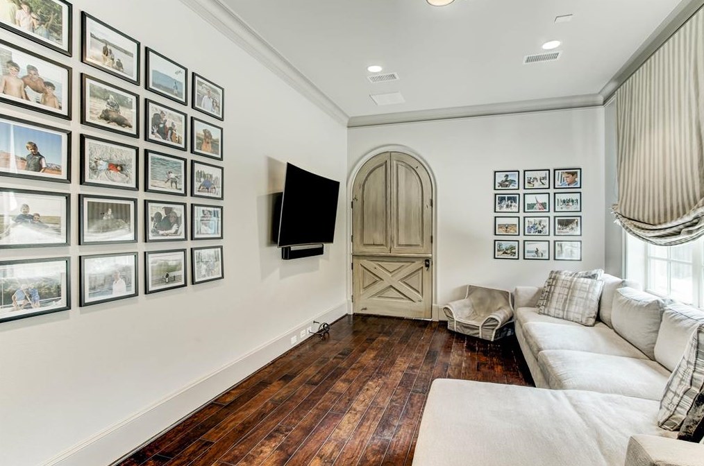 6147 Willers Way, Houston TX  77057-2805 exterior