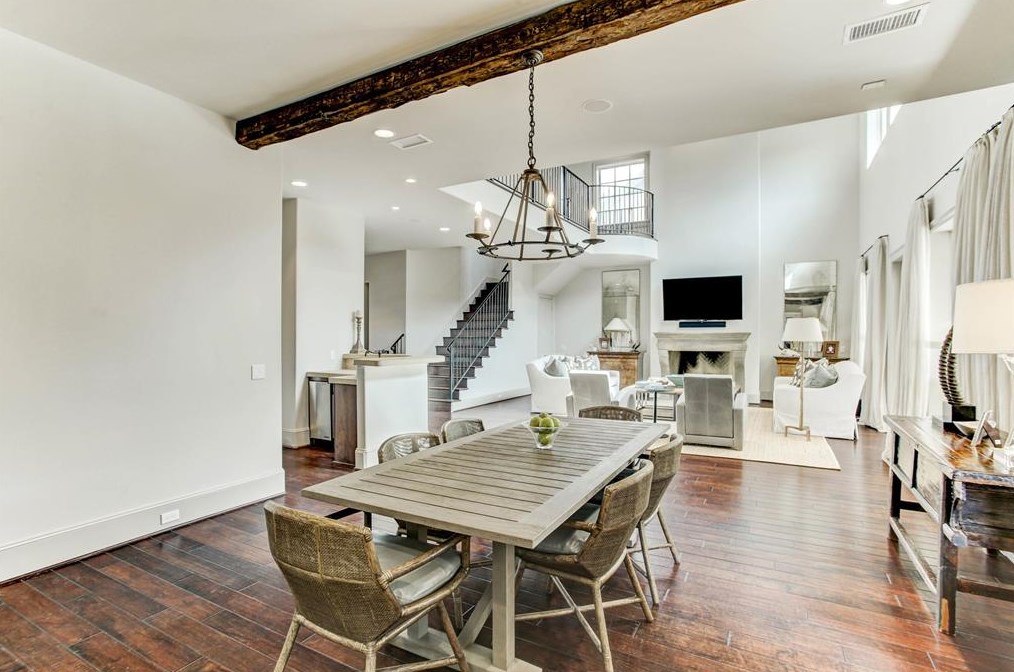 6147 Willers Way, Houston TX  77057-2805 exterior