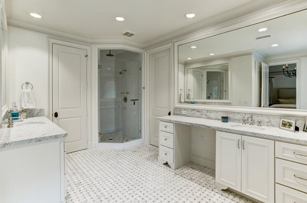 6147 Willers Way, Houston TX  77057-2805 exterior