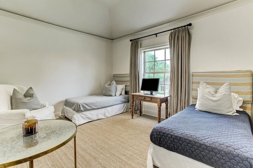 6147 Willers Way, Houston TX  77057-2805 exterior