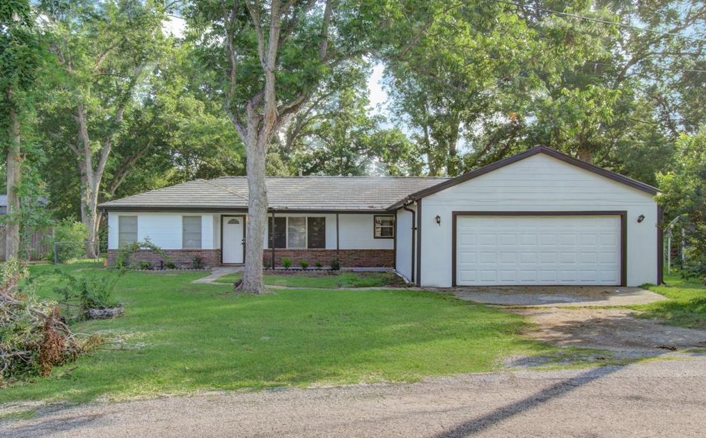 200 South St, Baytown, TX 77520-3764