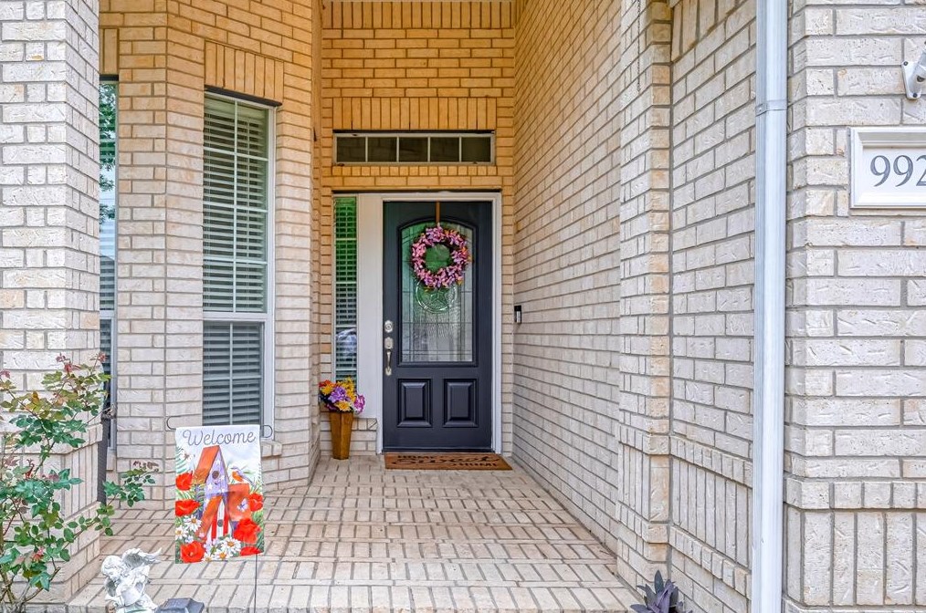9926 Heron Meadows Dr, Houston TX  77095-5517 exterior