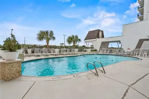 415 E Beach Dr, Galveston, TX 77550 - Photo 22