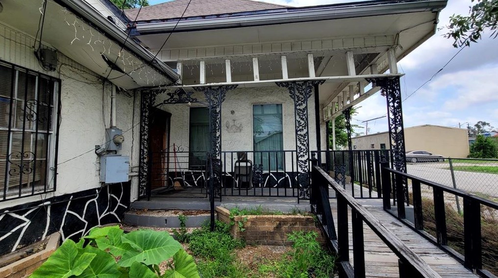 1912 Gentry St, Houston TX  77009-7854 exterior