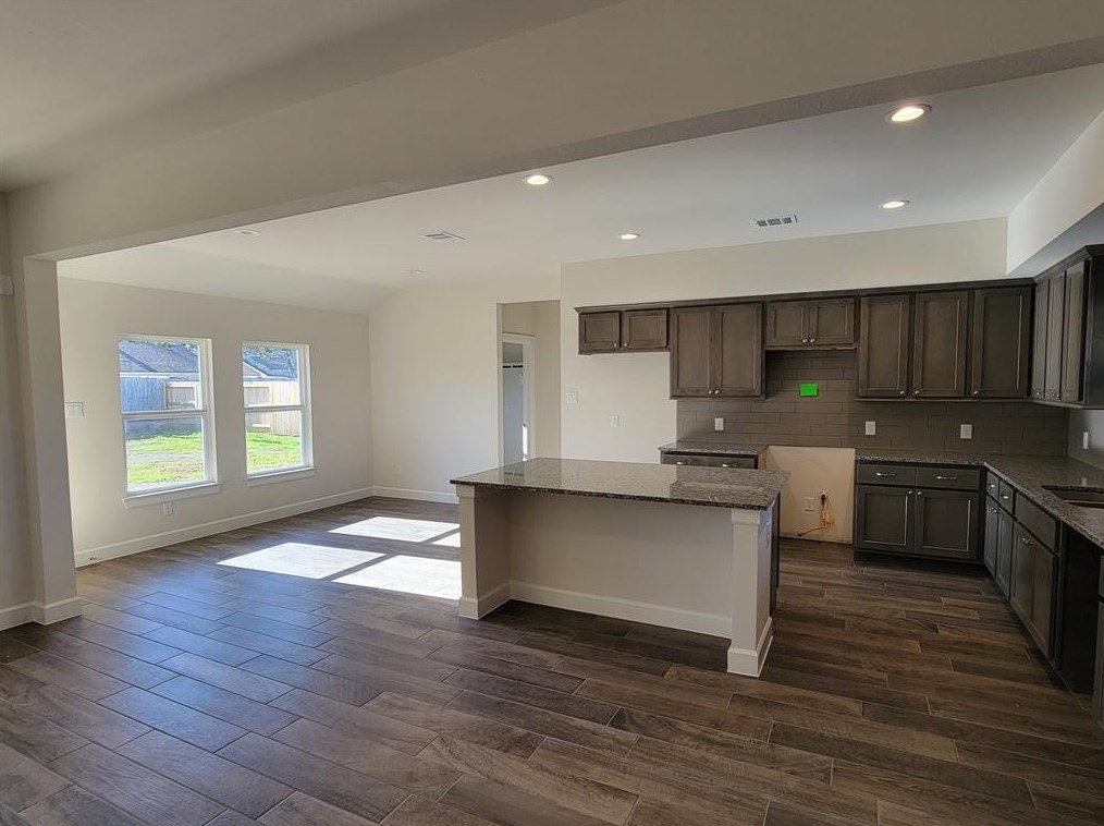 1428 La Delle St, Dinsmore, TX 77488