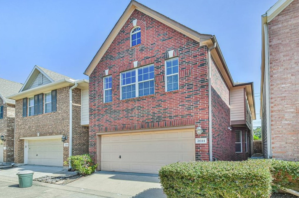 2644 Couch St, Houston, TX 77008-1636