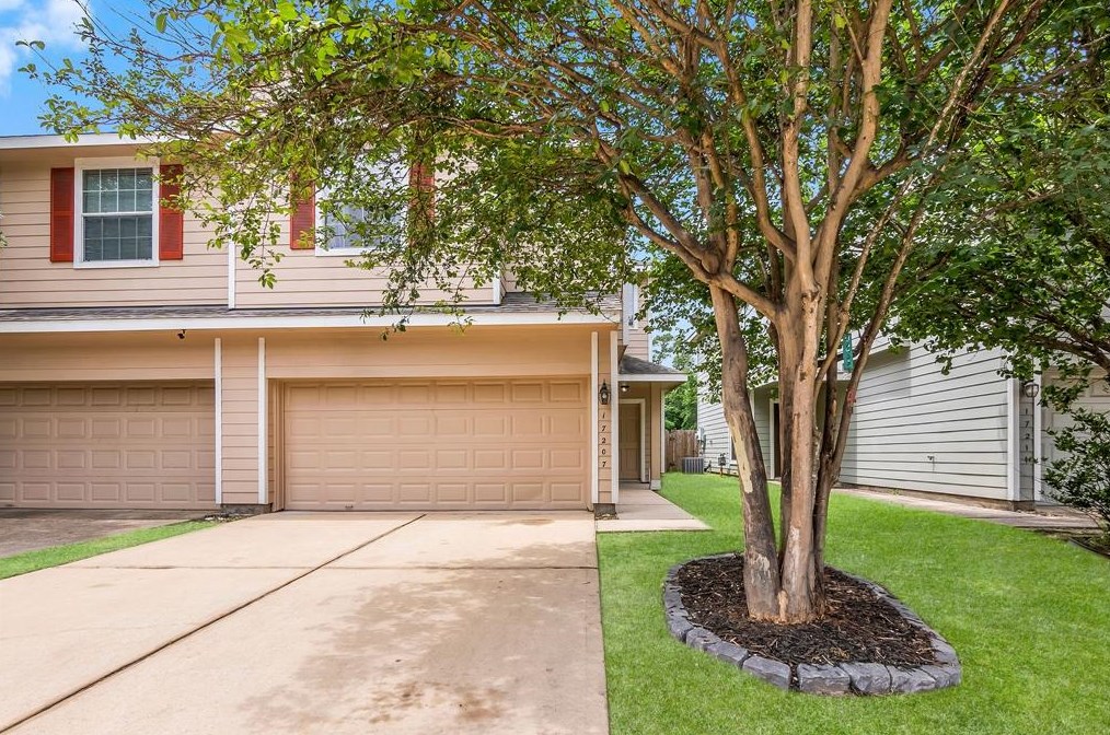 17207 Oakwood Chase Dr, Spring TX  77379-5165 exterior