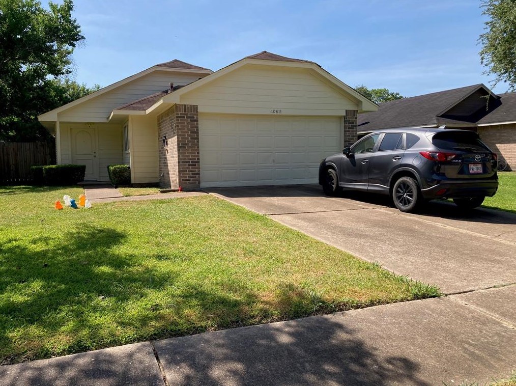 10611 Grand Pines Dr, Sugar Land, TX 77498-1776