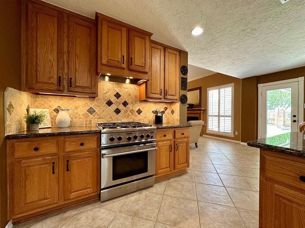 5614 Whisper Rdg Dr, Sugar Land TX  77479-5705 exterior