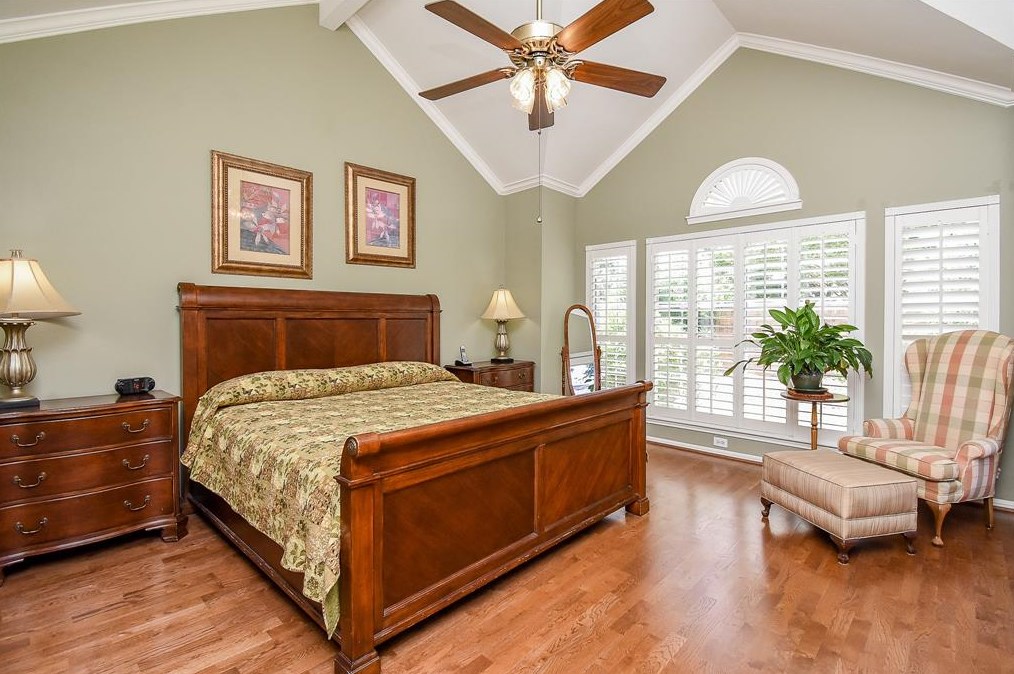 5614 Whisper Rdg Dr, Sugar Land TX  77479-5705 exterior