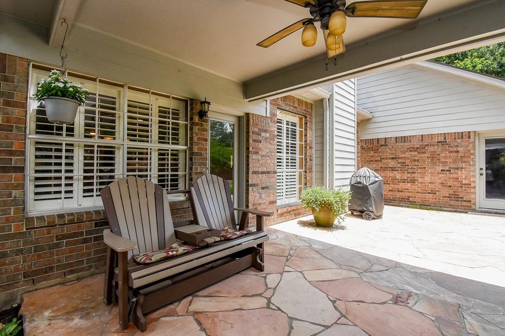 5614 Whisper Rdg Dr, Sugar Land TX  77479-5705 exterior