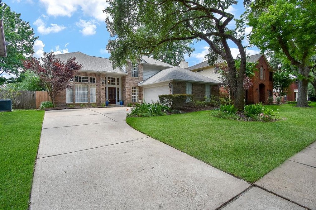 5614 Whisper Rdg Dr, Sugar Land TX  77479-5705 exterior
