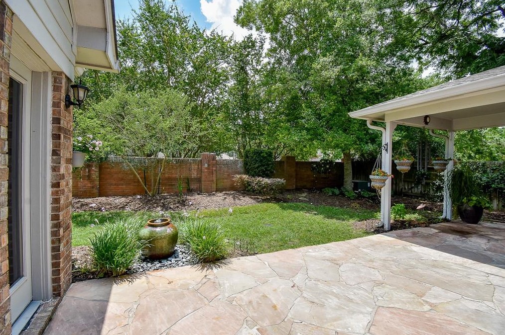 5614 Whisper Rdg Dr, Sugar Land TX  77479-5705 exterior