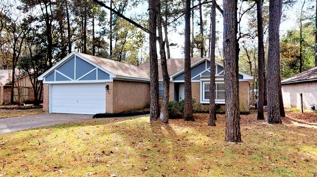 109 Fallshire Dr, Spring, TX 77381-3517