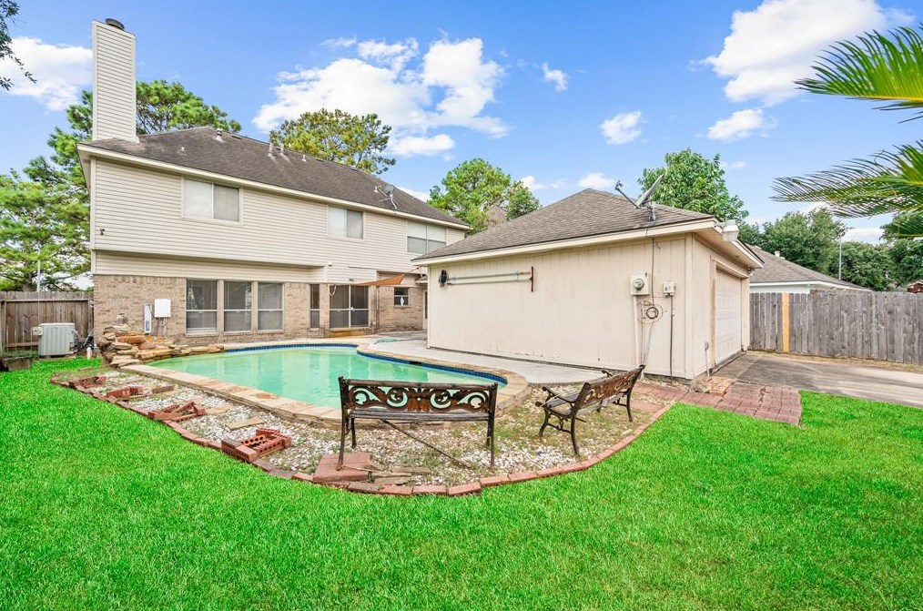 6318 Langham Dr, Houston TX  77084-2078 exterior