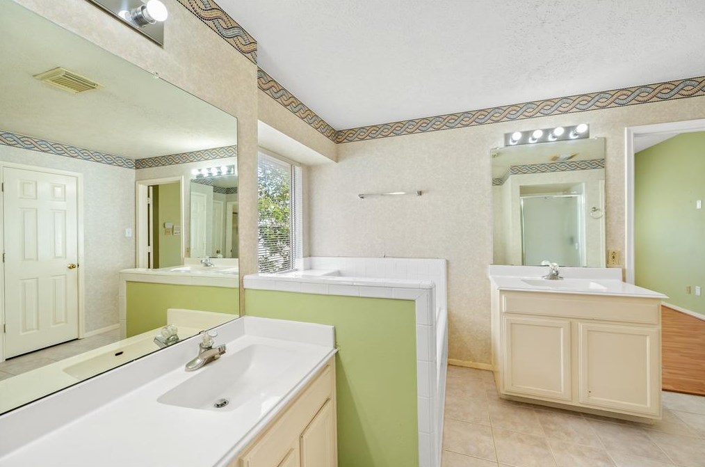 6318 Langham Dr, Houston TX  77084-2078 exterior