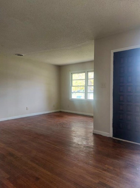 32 14th St N, Texas City, TX 77590