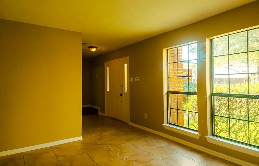 14211 Oak Chase Dr, Houston, TX 77062