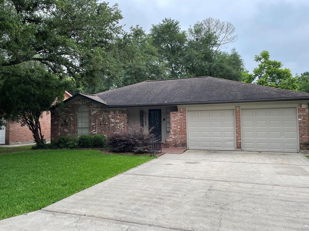 2103 Rimrock St, Kemah, TX 77565-2216