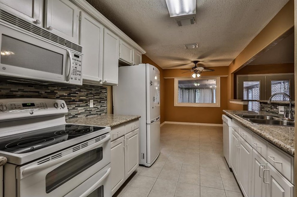 22627 Elsinore Dr, Katy TX  77450-1640 exterior