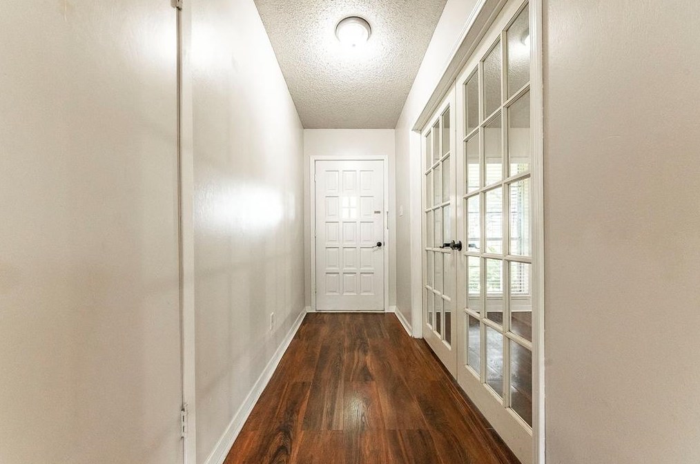 11 S Amburn Rd, Texas City, TX 77591