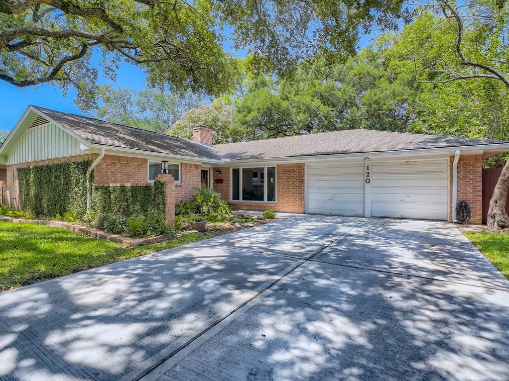 120 Dogwood St, Sugar Land, TX 77478-3810