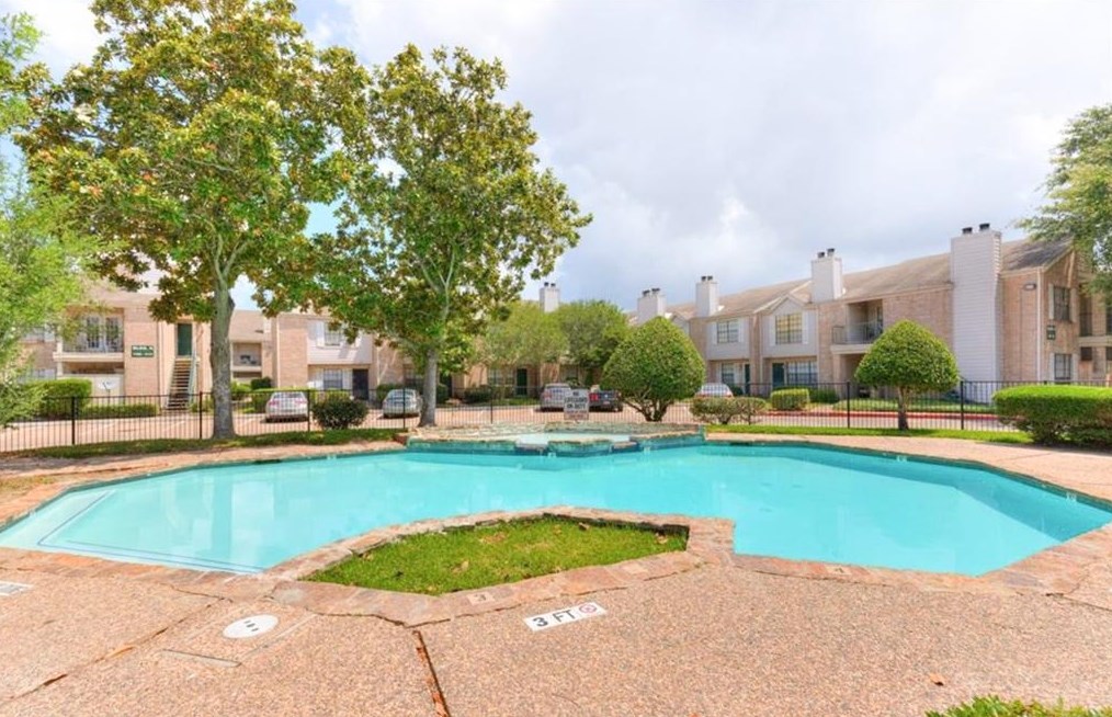 14600 Fonmeadow Dr, Houston TX  77035-6672 exterior