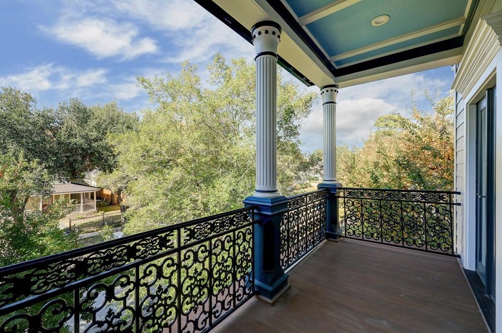1534 Rutland St, Houston TX  77008-6826 exterior