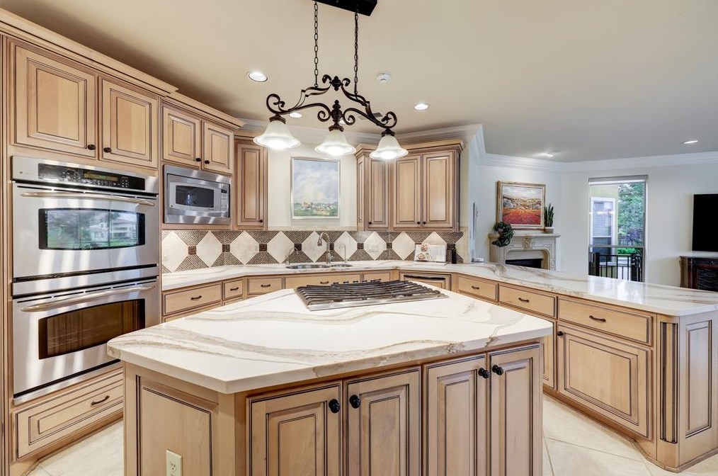 15618 Azalea Shr Dr, Houston TX  exterior