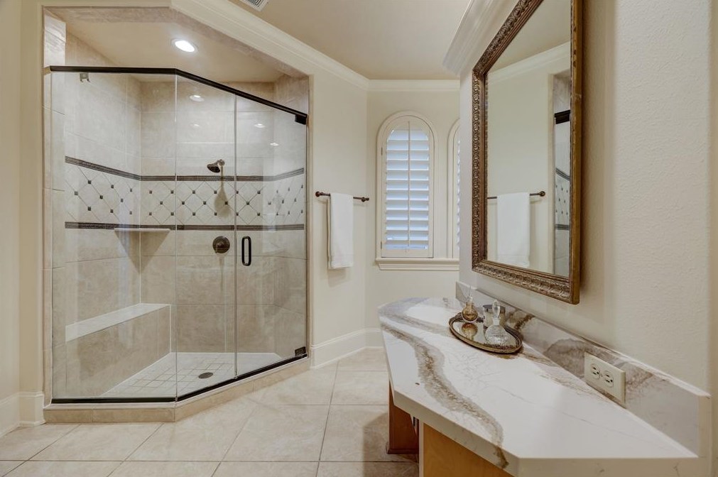 15618 Azalea Shr Dr, Houston TX  exterior