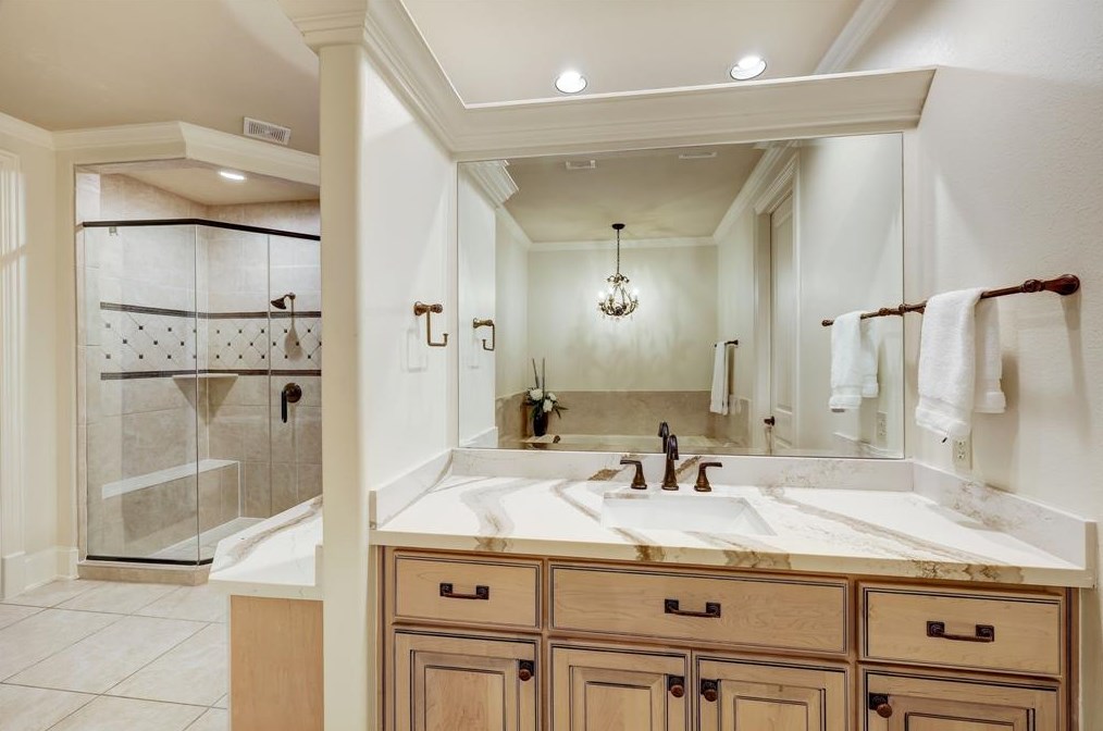 15618 Azalea Shr Dr, Houston TX  exterior