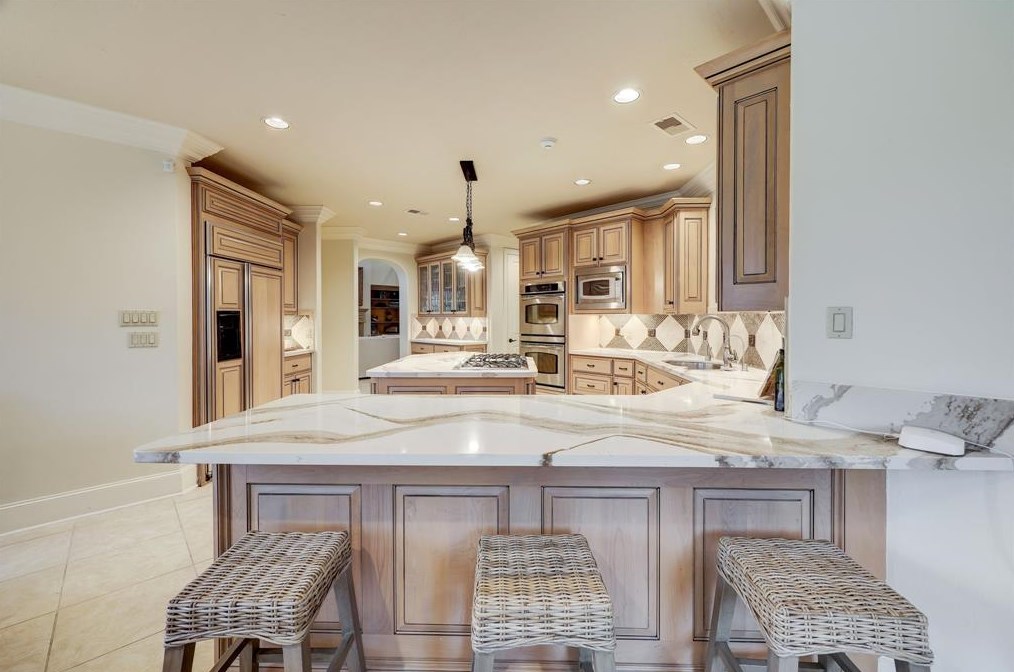 15618 Azalea Shr Dr, Houston TX  exterior