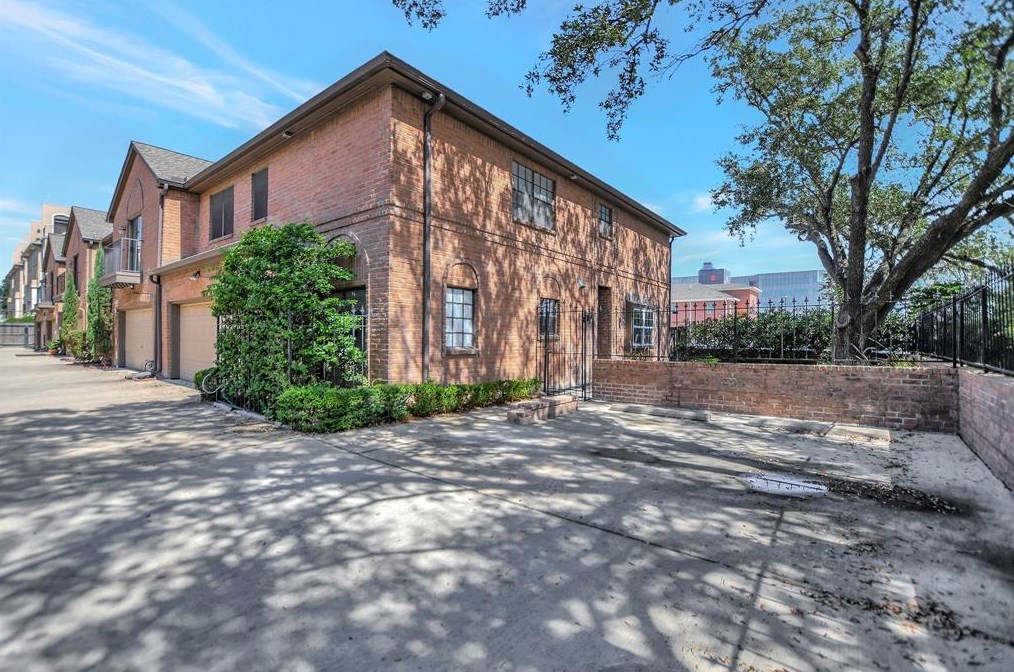 5630 Fairdale Ln Apt 1, Houston, TX 77057