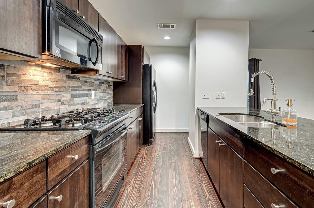 6967 Ardmore St, Houston, TX 77054