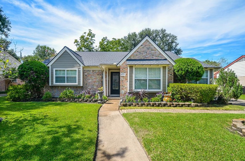 2231 Eaglerock Dr, Houston, TX 77080